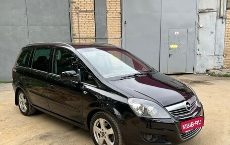 Opel Zafira B, 2011 год, 825 000 рублей, 2 фотография