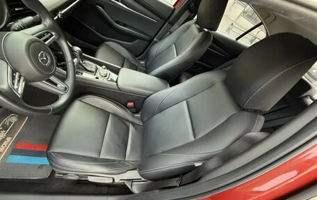 Mazda 3, 2021 год, 1 700 000 рублей, 14 фотография