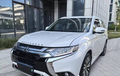 Mitsubishi Outlander III рестайлинг 3, 2021 год, 1 900 000 рублей, 1 фотография