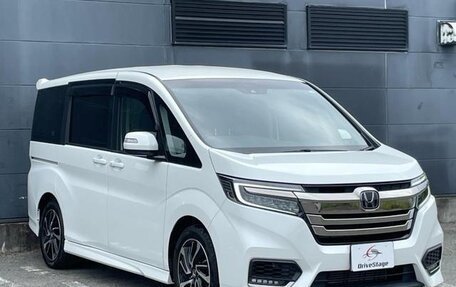 Honda Stepwgn IV, 2021 год, 1 800 000 рублей, 1 фотография