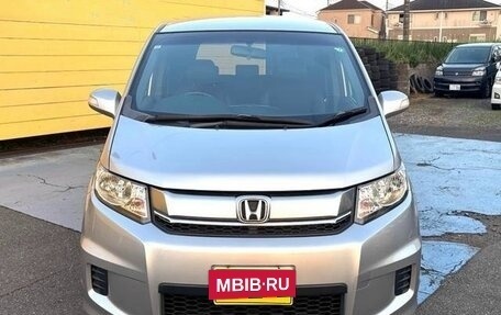 Honda Freed I, 2015 год, 897 000 рублей, 2 фотография