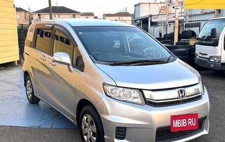 Honda Freed I, 2015 год, 897 000 рублей, 3 фотография