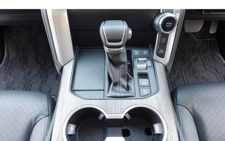 Toyota Land Cruiser, 2022 год, 9 622 123 рублей, 26 фотография