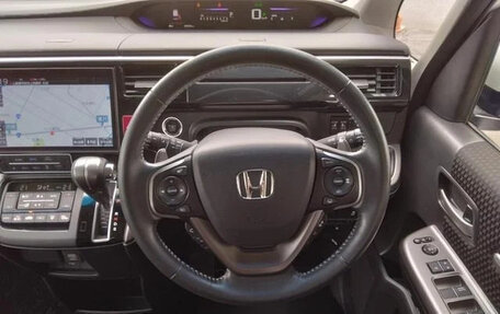 Honda Stepwgn IV, 2021 год, 1 750 000 рублей, 20 фотография