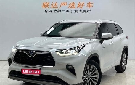 Toyota Highlander, 2022 год, 3 937 123 рублей, 1 фотография
