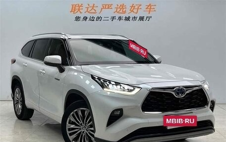Toyota Highlander, 2022 год, 3 937 123 рублей, 3 фотография