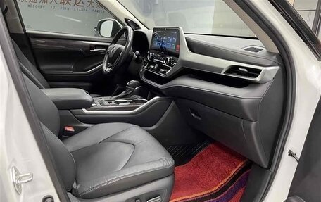 Toyota Highlander, 2022 год, 3 937 123 рублей, 18 фотография