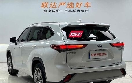 Toyota Highlander, 2022 год, 3 937 123 рублей, 13 фотография