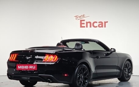 Ford Mustang VI рестайлинг, 2022 год, 2 960 100 рублей, 4 фотография