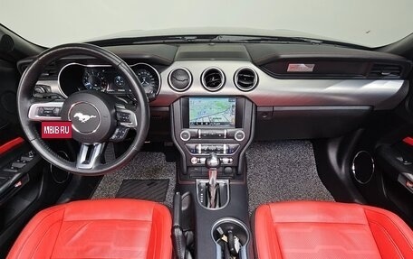 Ford Mustang VI рестайлинг, 2022 год, 2 960 100 рублей, 7 фотография