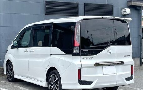 Honda Stepwgn IV, 2021 год, 1 790 000 рублей, 4 фотография