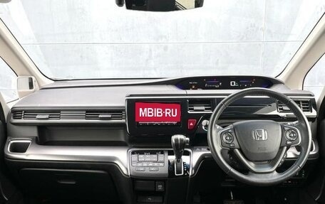 Honda Stepwgn IV, 2021 год, 1 790 000 рублей, 9 фотография