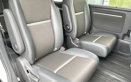 Honda Stepwgn IV, 2021 год, 1 790 000 рублей, 26 фотография