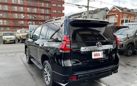 Toyota Land Cruiser Prado 150 рестайлинг 2, 2022 год, 3 800 000 рублей, 7 фотография