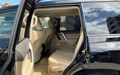 Toyota Land Cruiser Prado 150 рестайлинг 2, 2022 год, 3 800 000 рублей, 11 фотография