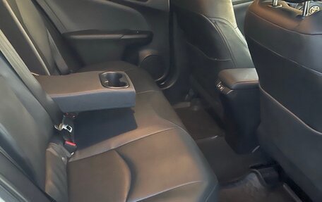 Toyota Prius IV XW50, 2019 год, 2 200 000 рублей, 7 фотография