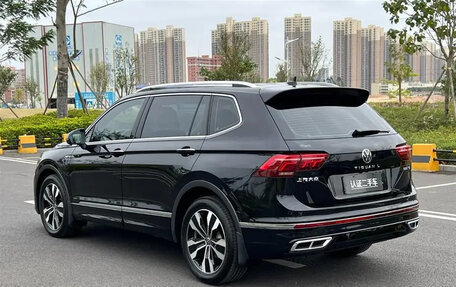 Volkswagen Tiguan II, 2024 год, 2 990 099 рублей, 6 фотография