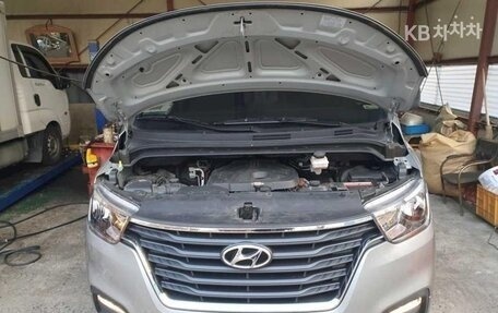 Hyundai Grand Starex Grand Starex I рестайлинг 2, 2020 год, 2 259 000 рублей, 18 фотография