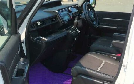 Honda Stepwgn IV, 2015 год, 1 875 000 рублей, 18 фотография