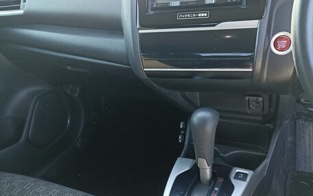 Honda Fit III, 2016 год, 1 050 000 рублей, 16 фотография