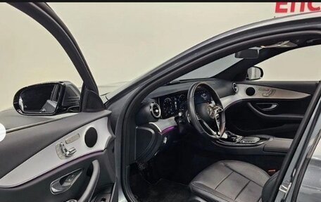 Mercedes-Benz E-Класс, 2021 год, 3 100 000 рублей, 6 фотография