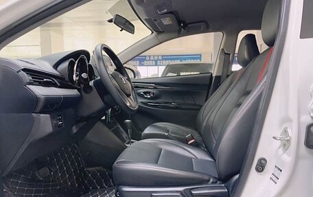 Toyota Yaris XP150 рестайлинг, 2021 год, 1 350 000 рублей, 8 фотография