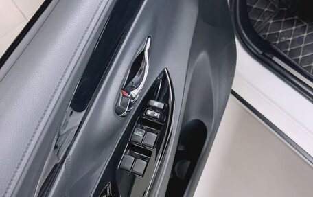Toyota Yaris XP150 рестайлинг, 2021 год, 1 350 000 рублей, 11 фотография