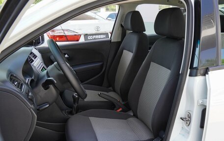 Volkswagen Polo VI (EU Market), 2015 год, 720 000 рублей, 10 фотография