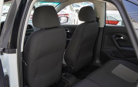 Volkswagen Polo VI (EU Market), 2015 год, 720 000 рублей, 11 фотография