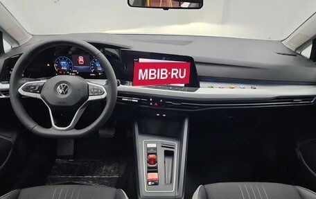 Volkswagen Golf VIII, 2021 год, 1 750 000 рублей, 13 фотография