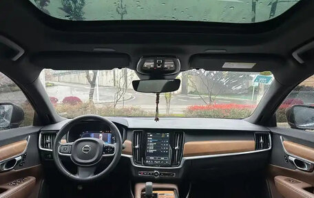 Volvo S90 II рестайлинг, 2022 год, 2 810 000 рублей, 7 фотография