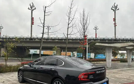 Volvo S90 II рестайлинг, 2022 год, 2 810 000 рублей, 4 фотография