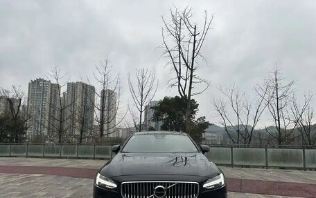 Volvo S90 II рестайлинг, 2022 год, 2 810 000 рублей, 2 фотография