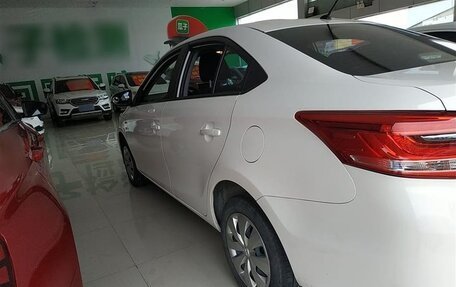 Toyota Yaris XP150 рестайлинг, 2021 год, 1 330 000 рублей, 4 фотография