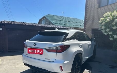 Lexus RX IV рестайлинг, 2019 год, 4 600 000 рублей, 2 фотография