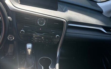 Lexus RX IV рестайлинг, 2019 год, 4 600 000 рублей, 24 фотография