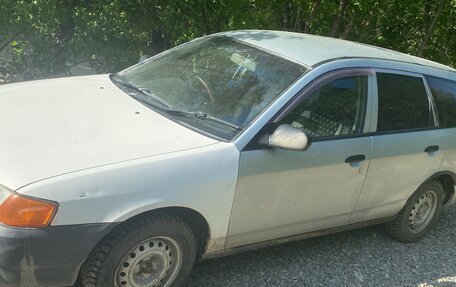Mazda Familia Y11, 2000 год, 105 000 рублей, 2 фотография