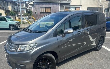 Honda Freed I, 2016 год, 827 000 рублей, 1 фотография