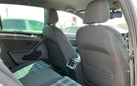 Volkswagen Golf VII, 2016 год, 1 200 035 рублей, 28 фотография