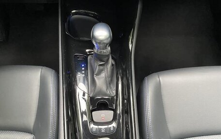 Toyota C-HR I рестайлинг, 2021 год, 2 000 000 рублей, 16 фотография