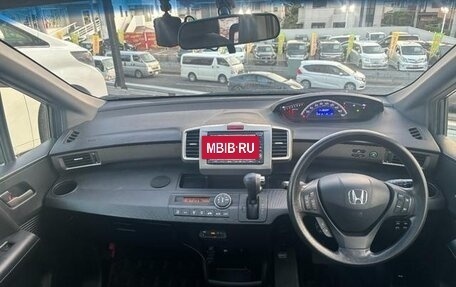 Honda Freed I, 2016 год, 827 000 рублей, 7 фотография