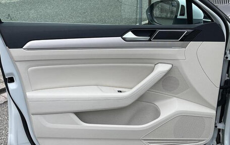 Volkswagen Passat B8 рестайлинг, 2016 год, 1 500 035 рублей, 23 фотография