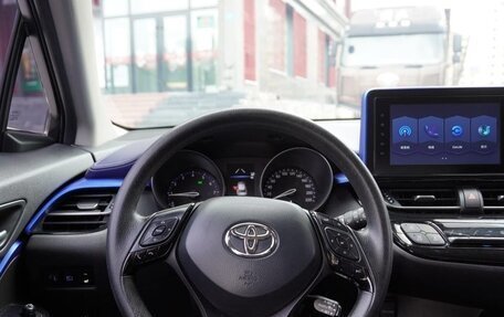 Toyota C-HR I рестайлинг, 2021 год, 2 030 000 рублей, 5 фотография