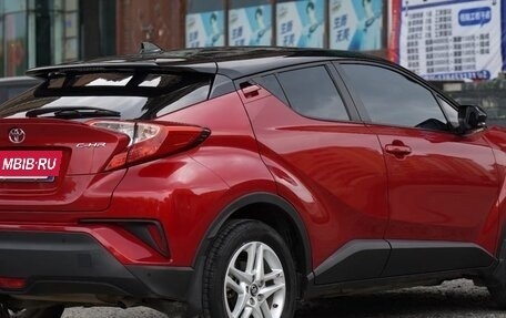 Toyota C-HR I рестайлинг, 2021 год, 2 030 000 рублей, 8 фотография