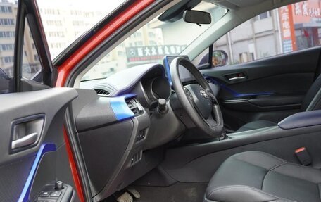 Toyota C-HR I рестайлинг, 2021 год, 2 030 000 рублей, 16 фотография