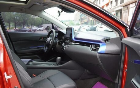 Toyota C-HR I рестайлинг, 2021 год, 2 030 000 рублей, 14 фотография