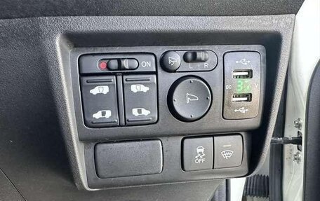 Honda Freed I, 2016 год, 785 000 рублей, 16 фотография