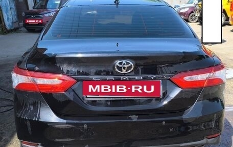 Toyota Camry, 2021 год, 2 800 000 рублей, 6 фотография