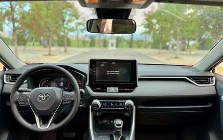 Toyota RAV4, 2021 год, 2 420 443 рублей, 8 фотография