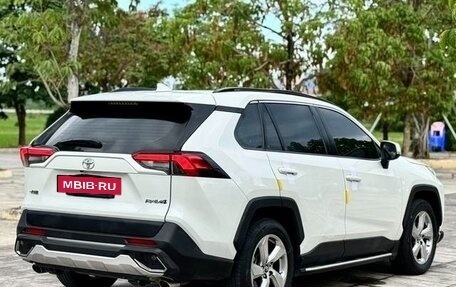 Toyota RAV4, 2021 год, 2 420 443 рублей, 6 фотография